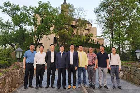 广西壮族自治区容县县委副书记\县长李唐明、副县长黄生强莅临浙江水墨江南新材料科技有限公司考察